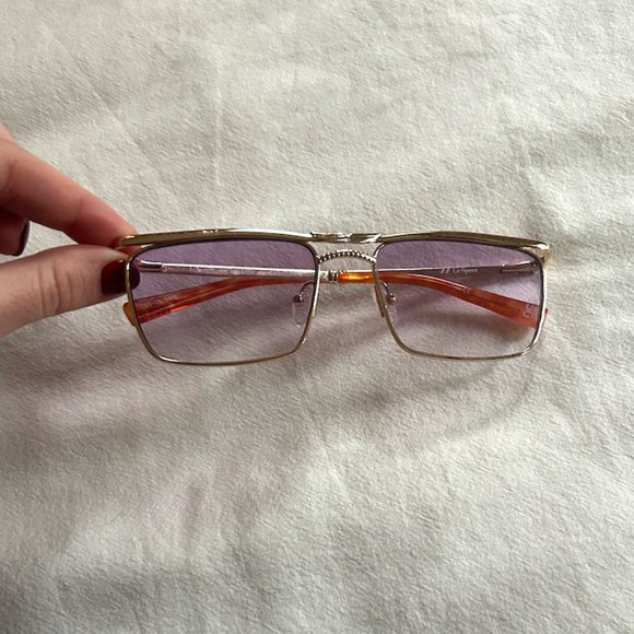 Le Specs Nemesis Sunglasses in Gold & Lilac NWT - Picture 6 of 8